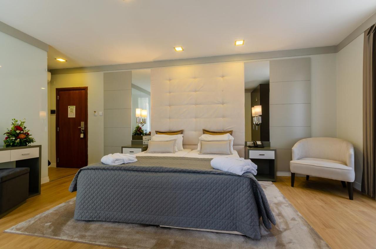 Hotel Borges Chiado Lisbon Bagian luar foto