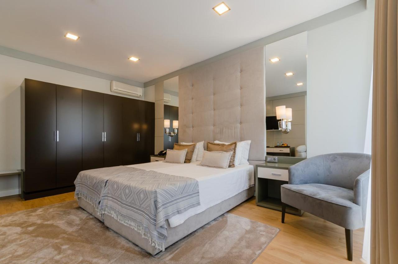 Hotel Borges Chiado Lisbon Bagian luar foto
